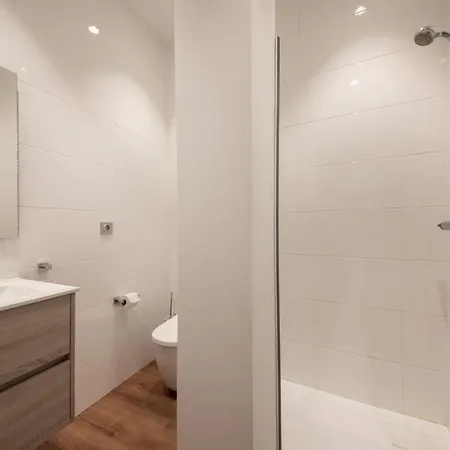 Urbieta Korner - Local Rentss Apartman *