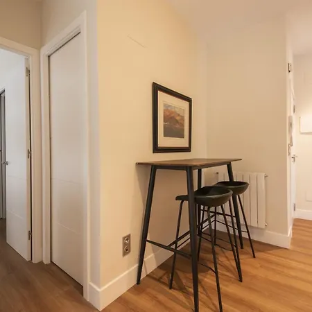 Urbieta Korner - Local Rentss Apartman *