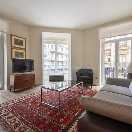 Apartman Urbieta Korner - Local Rentss *